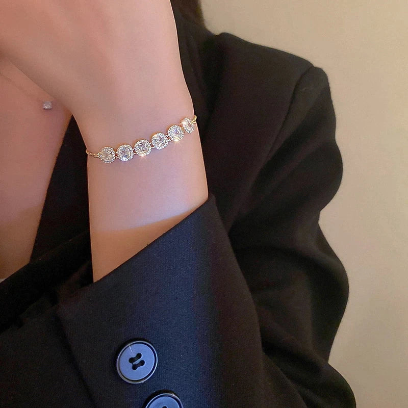 Bracelet de luxe ajustable avec zirconia en or