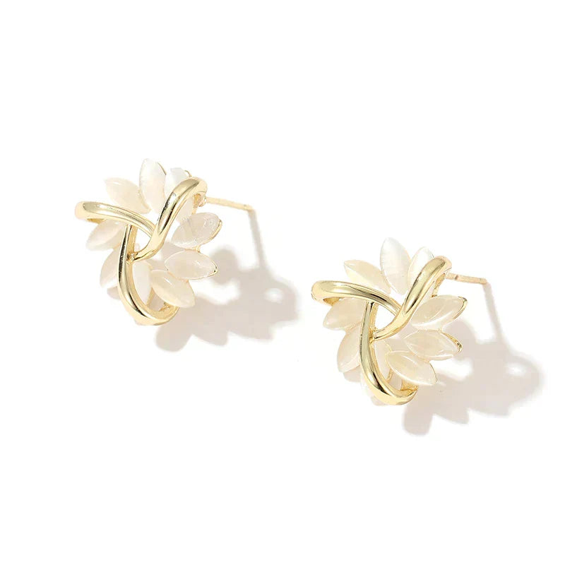 Boucles d'oreilles créoles avec fleurs d'opale en or