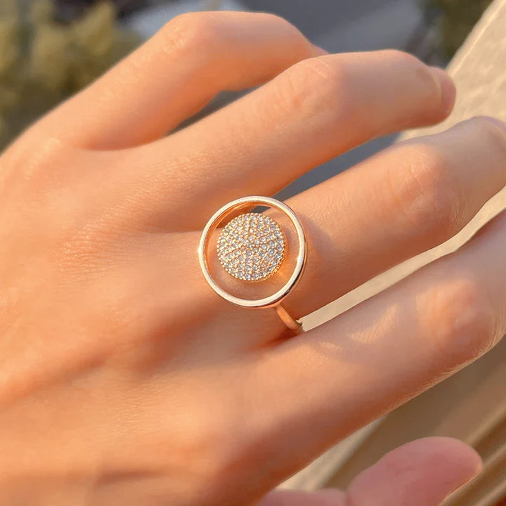 Bague pour femme unique avec un revêtement complet en zirconium, or rose 585