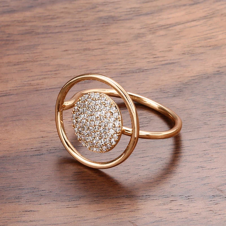 Bague pour femme unique avec un revêtement complet en zirconium, or rose 585