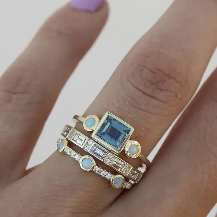 Ensemble de bagues vintage avec zircon bleu